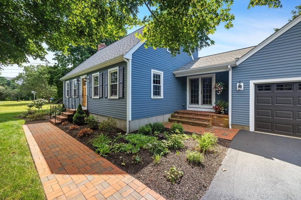 13 Bayview Ave