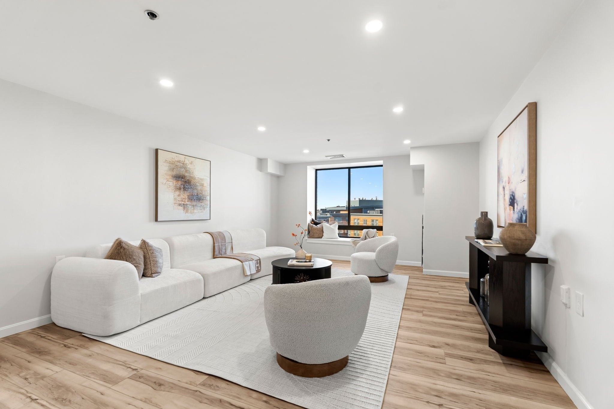 357 Commercial St 607