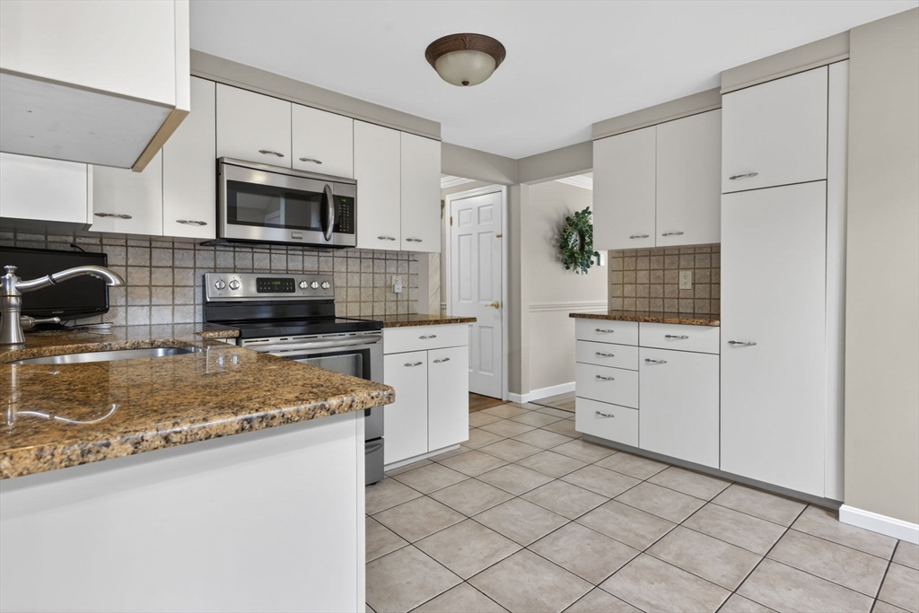 9 Longview Way, Peabody, MA Photo #6