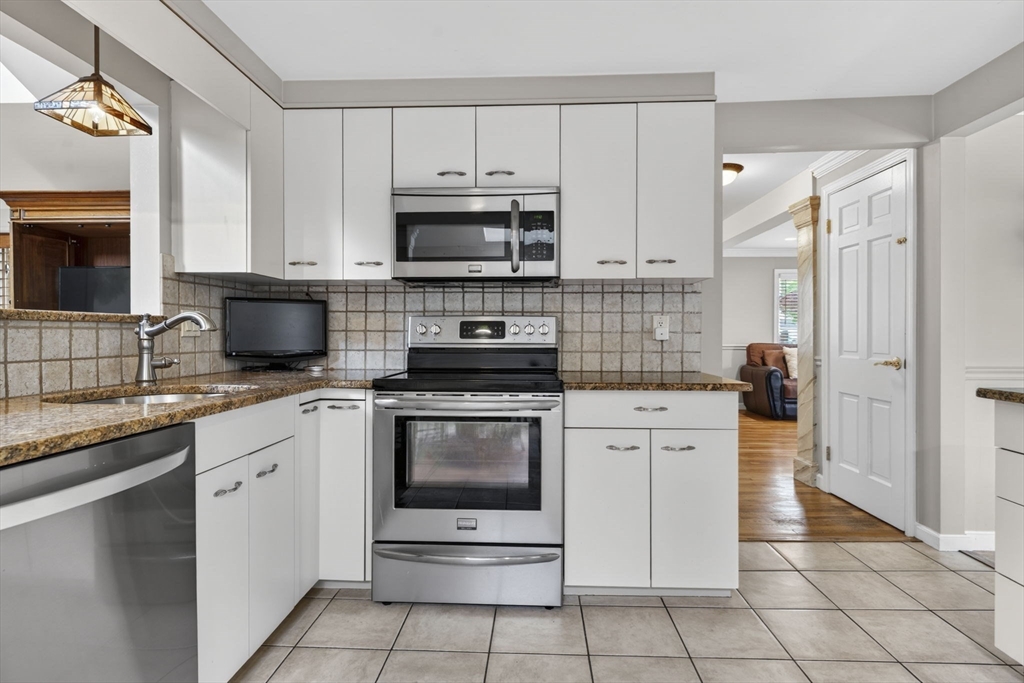 9 Longview Way, Peabody, MA Photo #7