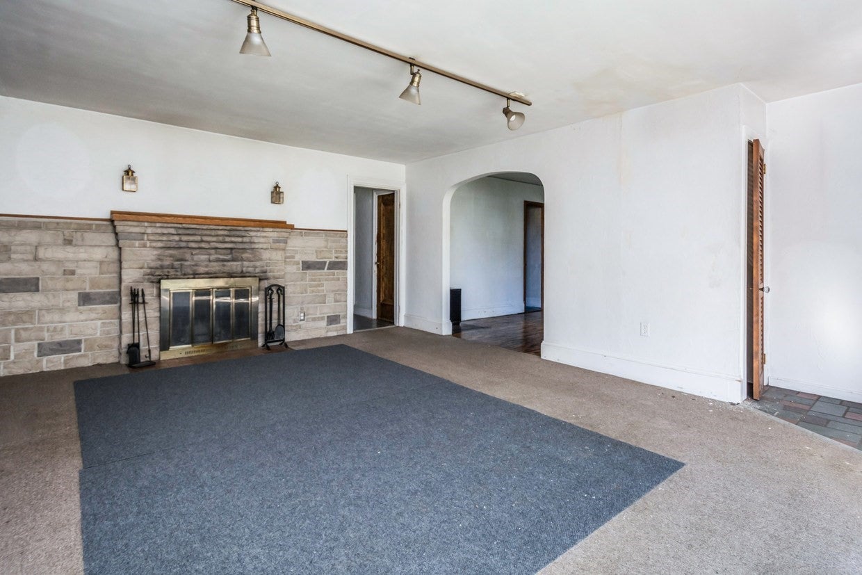 105 Hartford Tpke