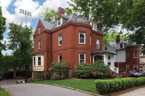 Photo of 16 Kent Sq #1, Brookline, MA 02446 (MLS # 73476964)