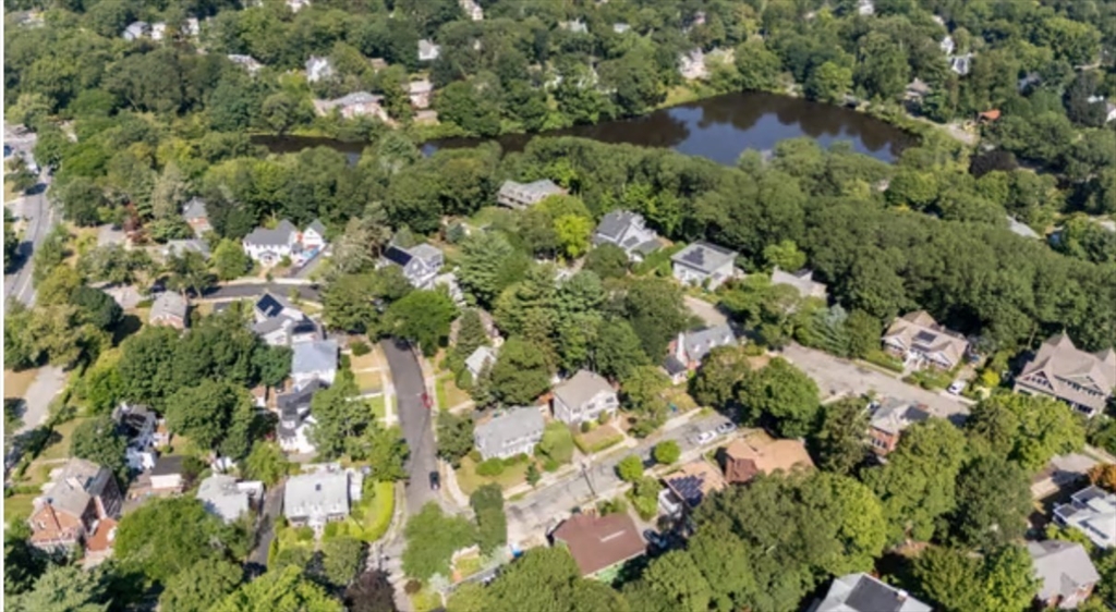 15 Commonwealth Park