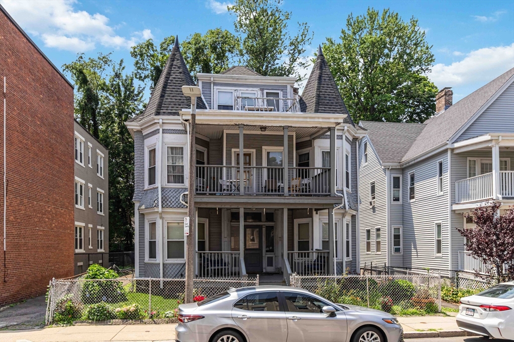 38 Waumbeck St