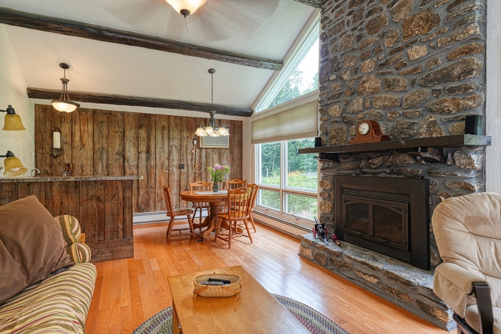 11 Warren Dr