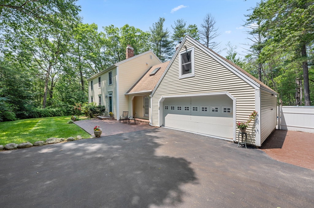 18 Banbury Dr