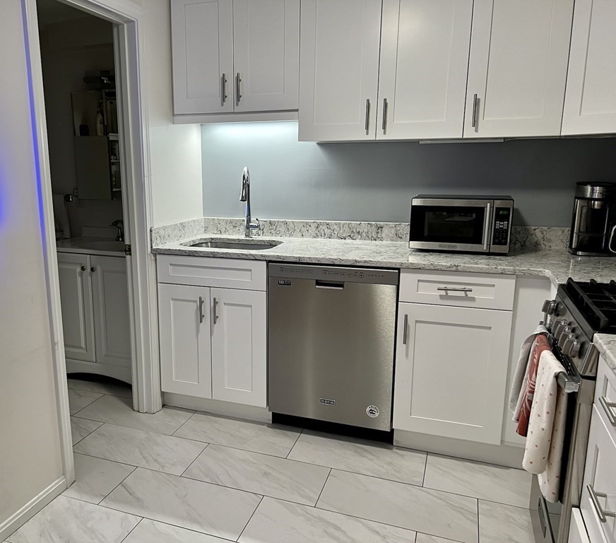 14 Trowbridge St #1, Cambridge, MA, 14 Trowbridge St #1, Cambridge, MA Photo #2