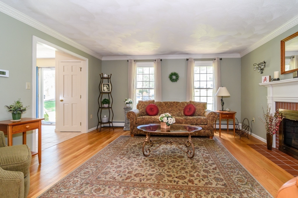 36 Bubbling Brook Rd
