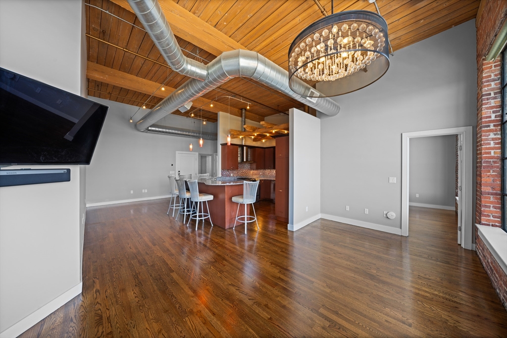 491 Dutton St 509