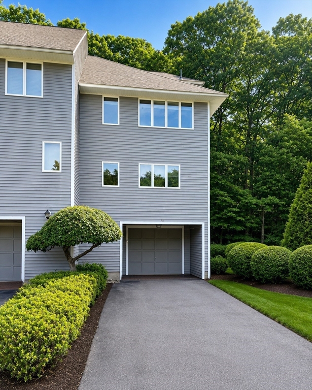 Photo 1 of 20 — 701 Sherwood Forrest Lane 701, Saugus, MA 01906