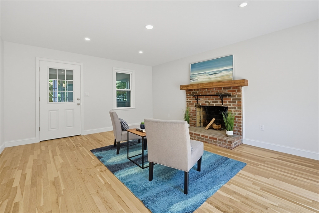 8 Cook Rd