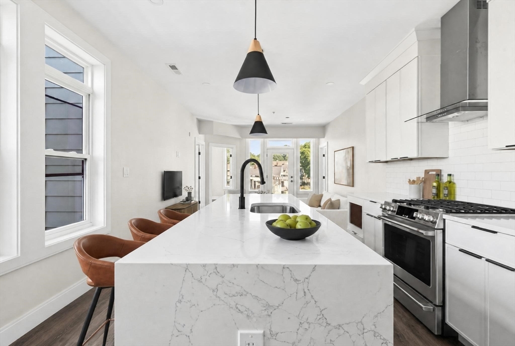 2 Weld Hill Street 203