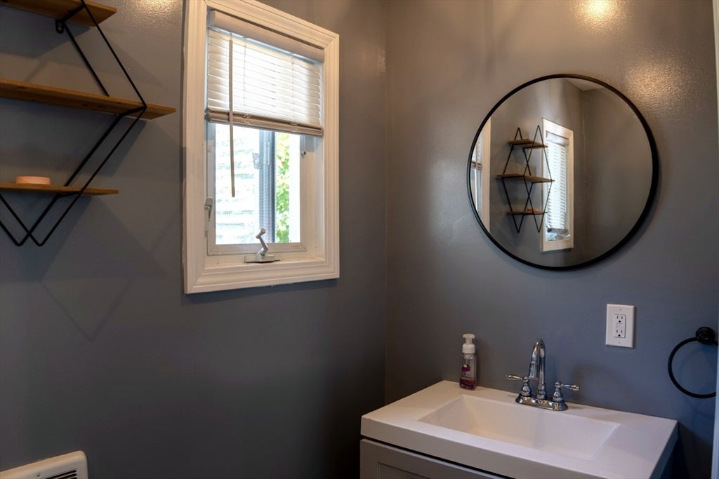 1388 Bay St, Springfield, MA, 1388 Bay St, Springfield, MA Photo #24