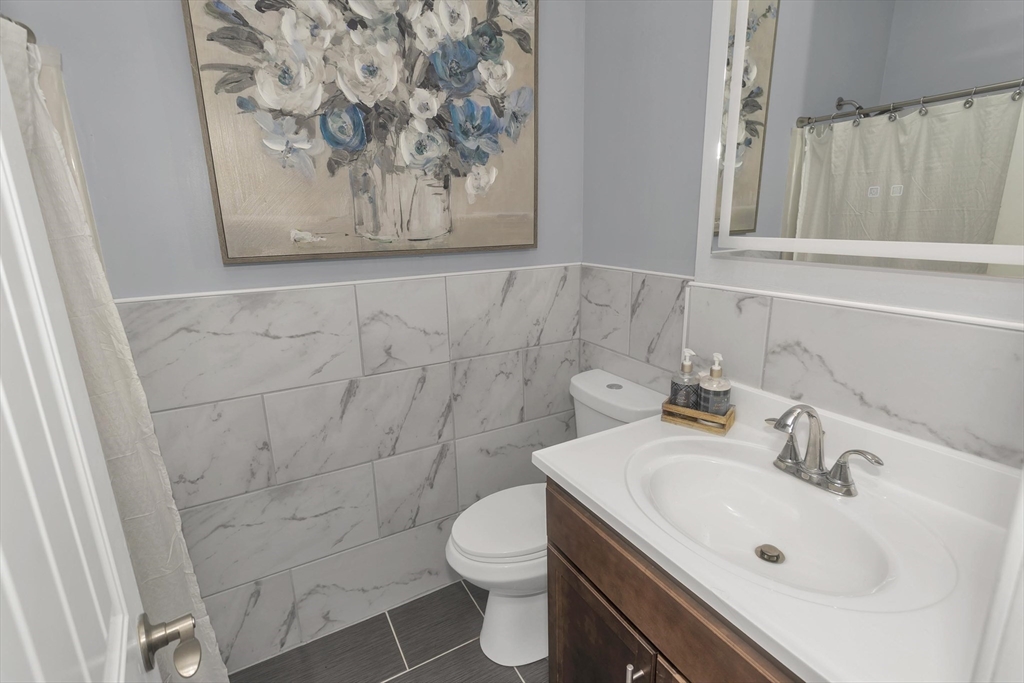 10 Laroche St, Ludlow, MA Photo #14