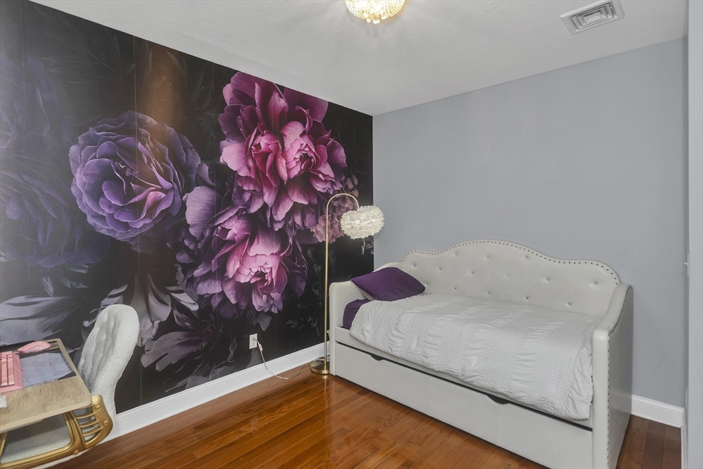 10 Laroche St, Ludlow, MA Photo #12