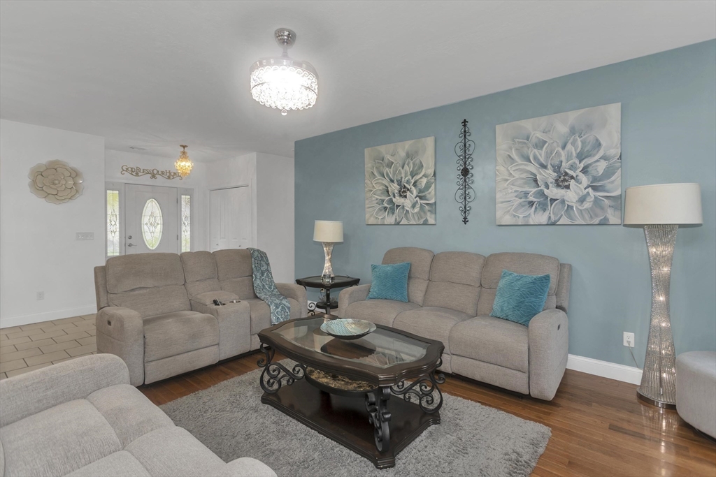 10 Laroche St, Ludlow, MA Photo #7