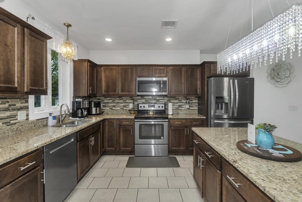10 Laroche St, Ludlow, MA Photo #3