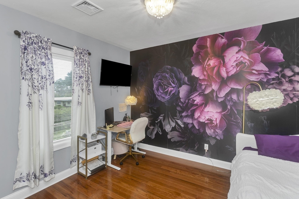 10 Laroche St, Ludlow, MA Photo #13