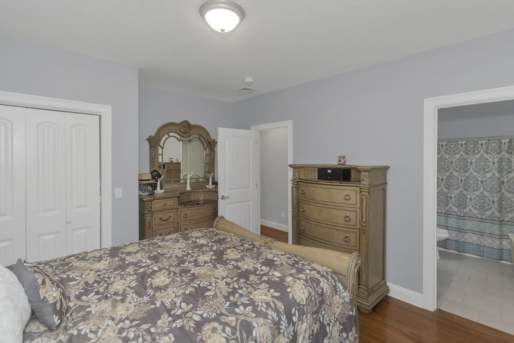 10 Laroche St, Ludlow, MA Photo #9