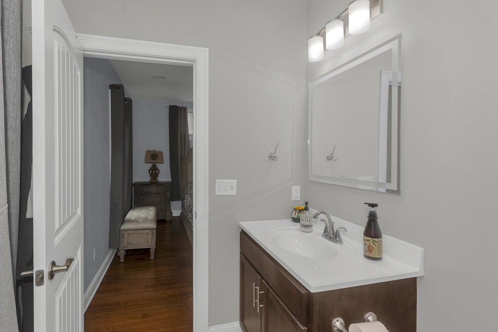 10 Laroche St, Ludlow, MA Photo #11
