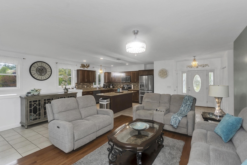 10 Laroche St, Ludlow, MA Photo #6