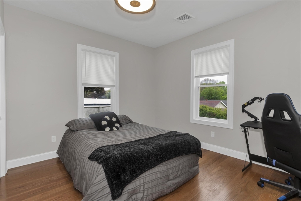 10 Laroche St, Ludlow, MA Photo #15
