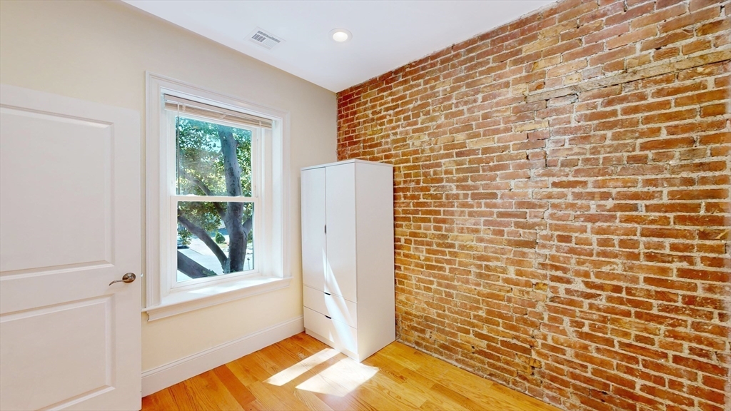 79 Brighton Ave 2