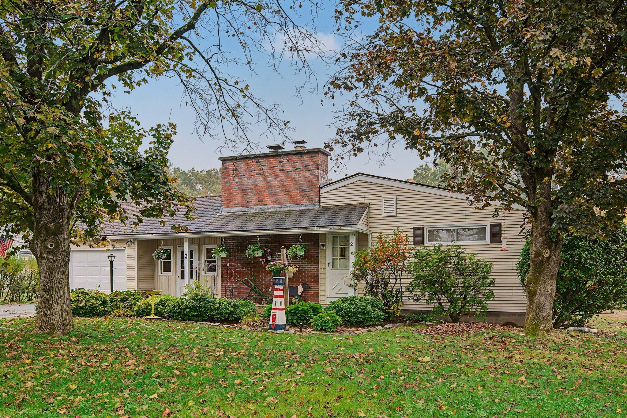 2 Karen Ln