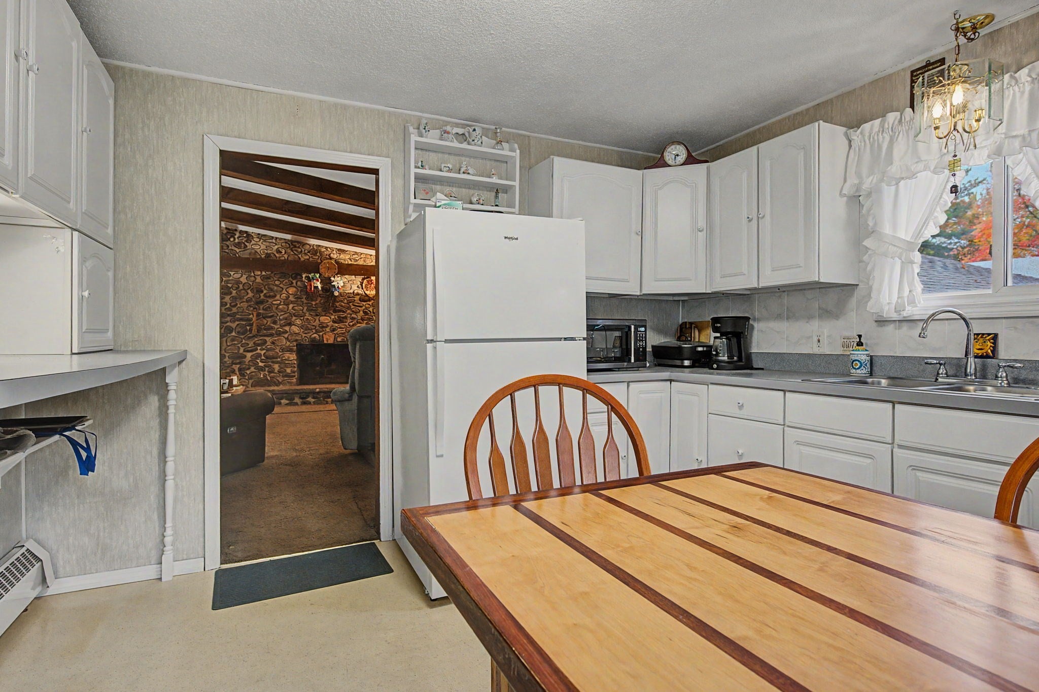 2 Karen Ln, Southampton, MA Photo #7