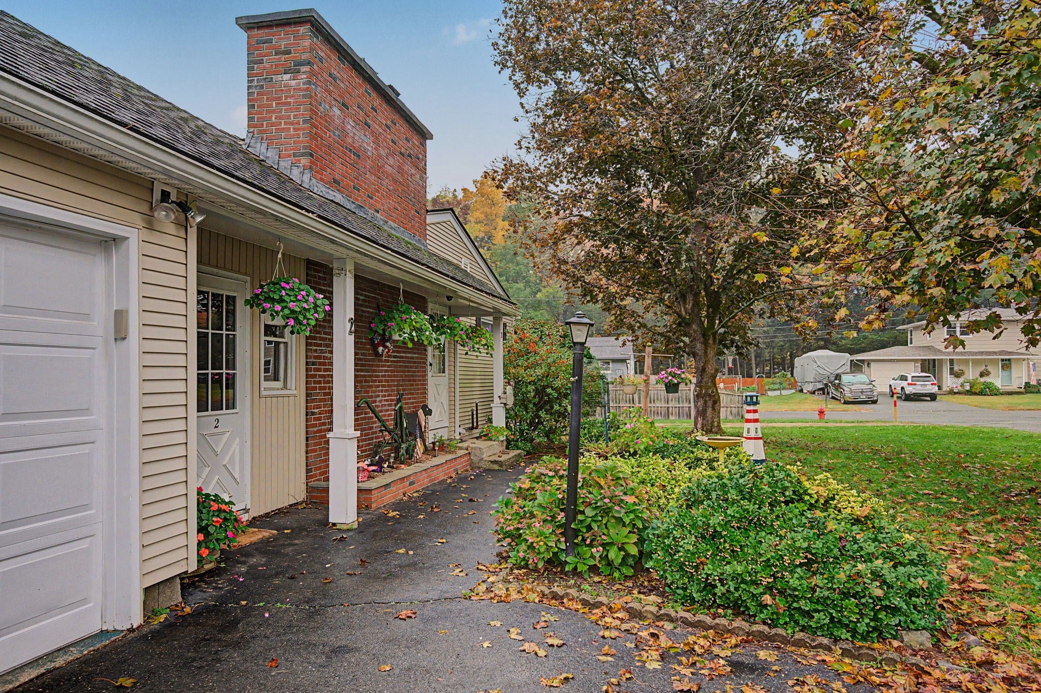 2 Karen Ln