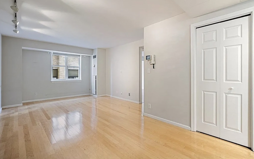 170 Tremont St 905