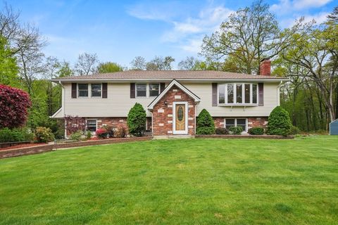 41 Lancaster Dr Tewksbury MA 01876