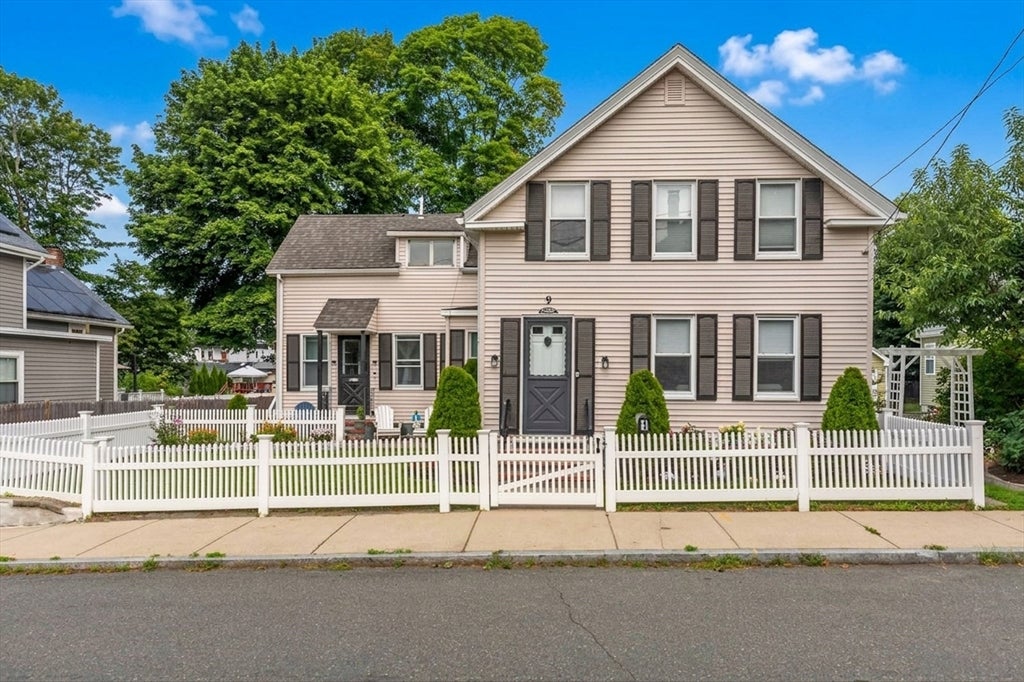 9 Lawrence St #1, Woburn, MA, 9 Lawrence St #1, Woburn, MA Photo #1