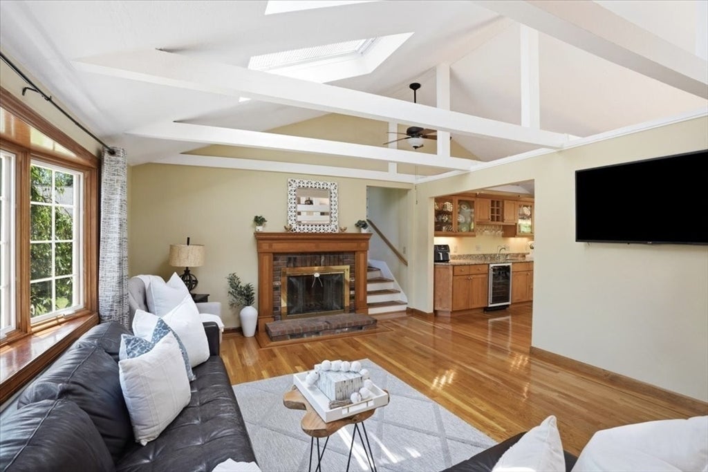27 Tilden Cr