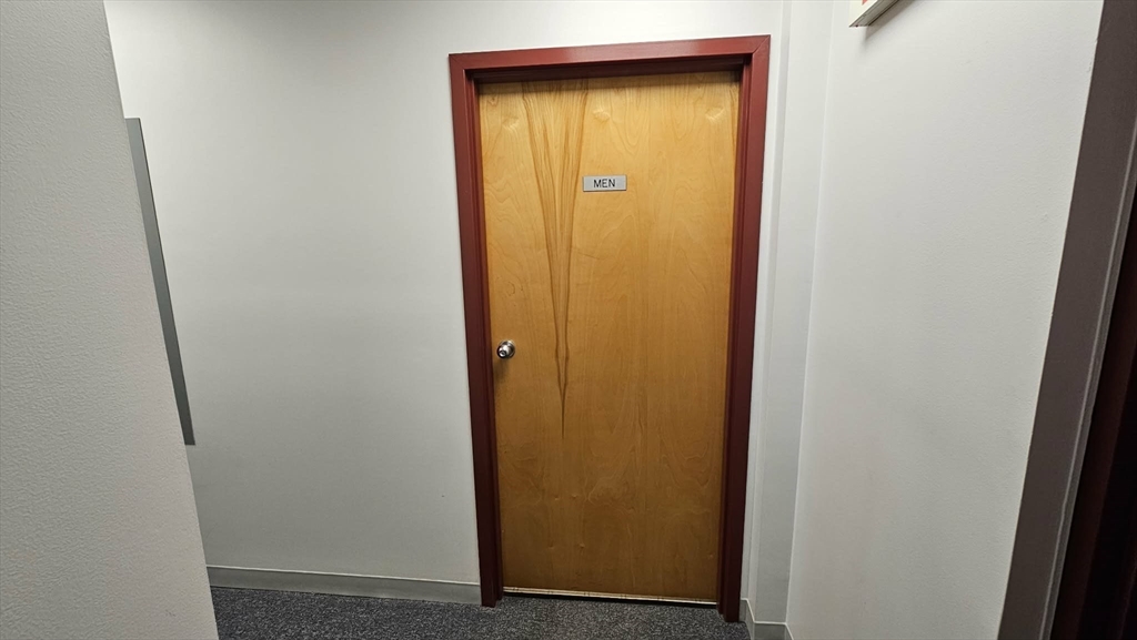 190 Front St 203
