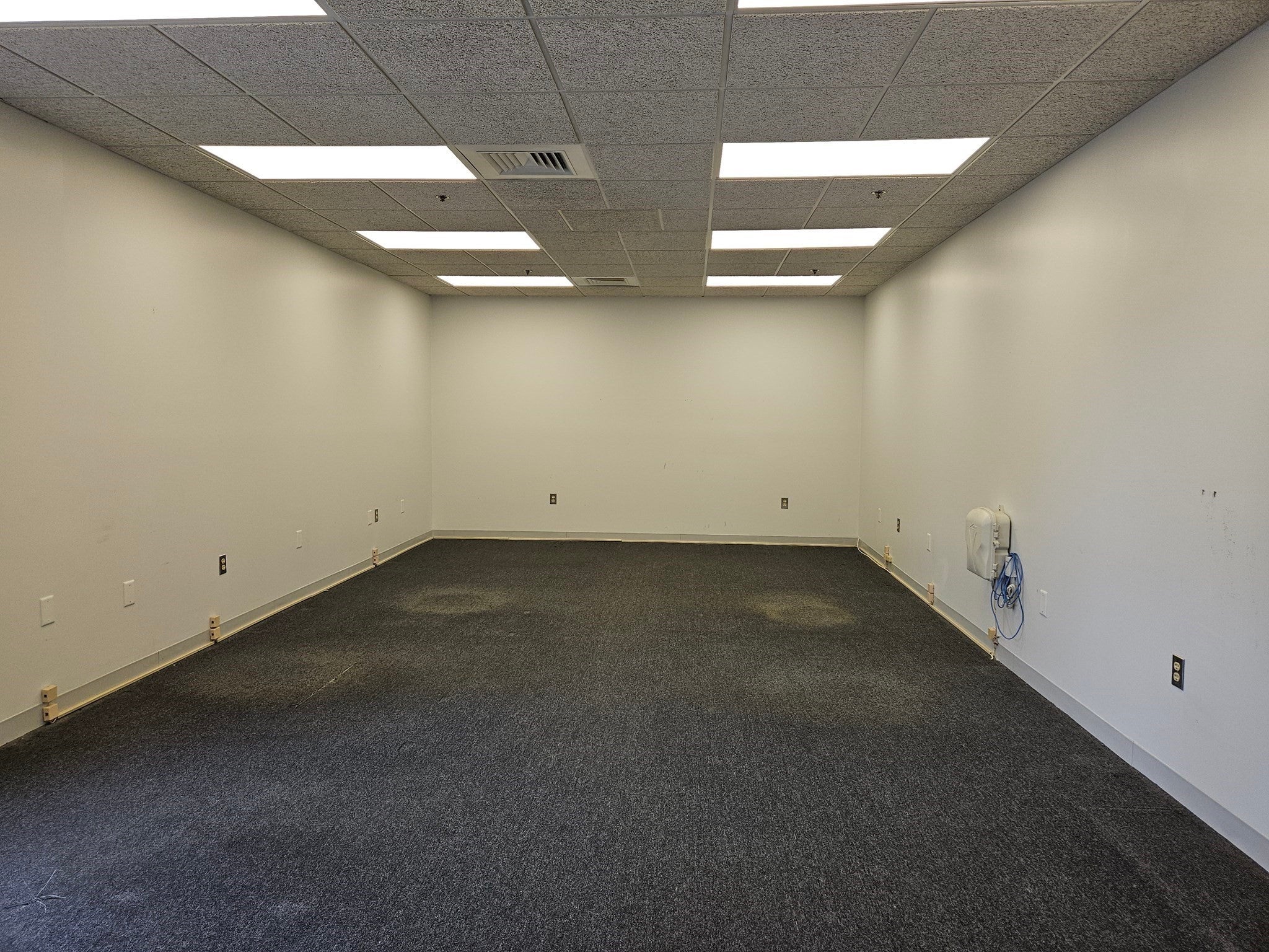 190 Front St 203