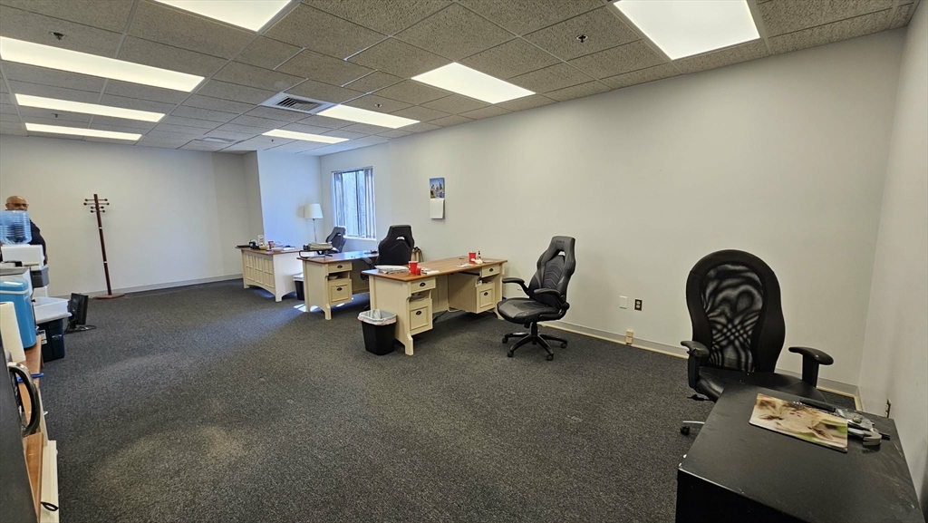 190 Front St 203