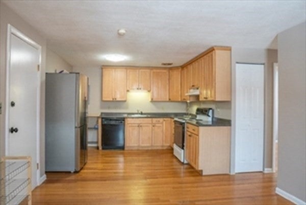 4 Colonial Village Drive #7, Arlington, MA, 4 Colonial Village Drive #7, Arlington, MA Photo #7