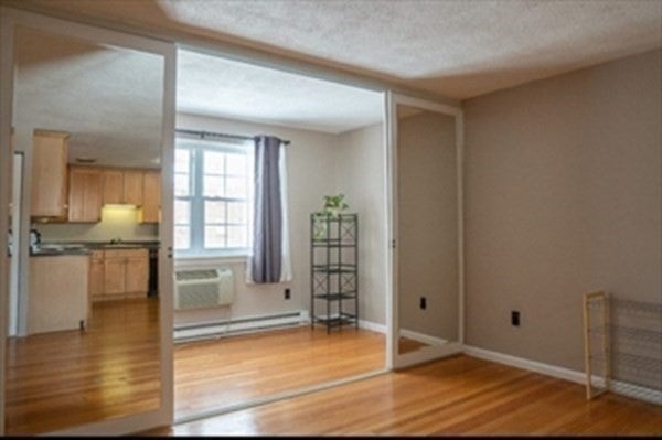 4 Colonial Village Drive 7