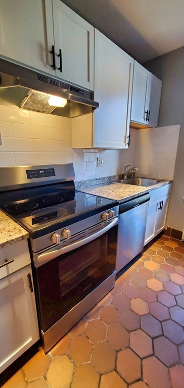 6 Cypress Rd 604