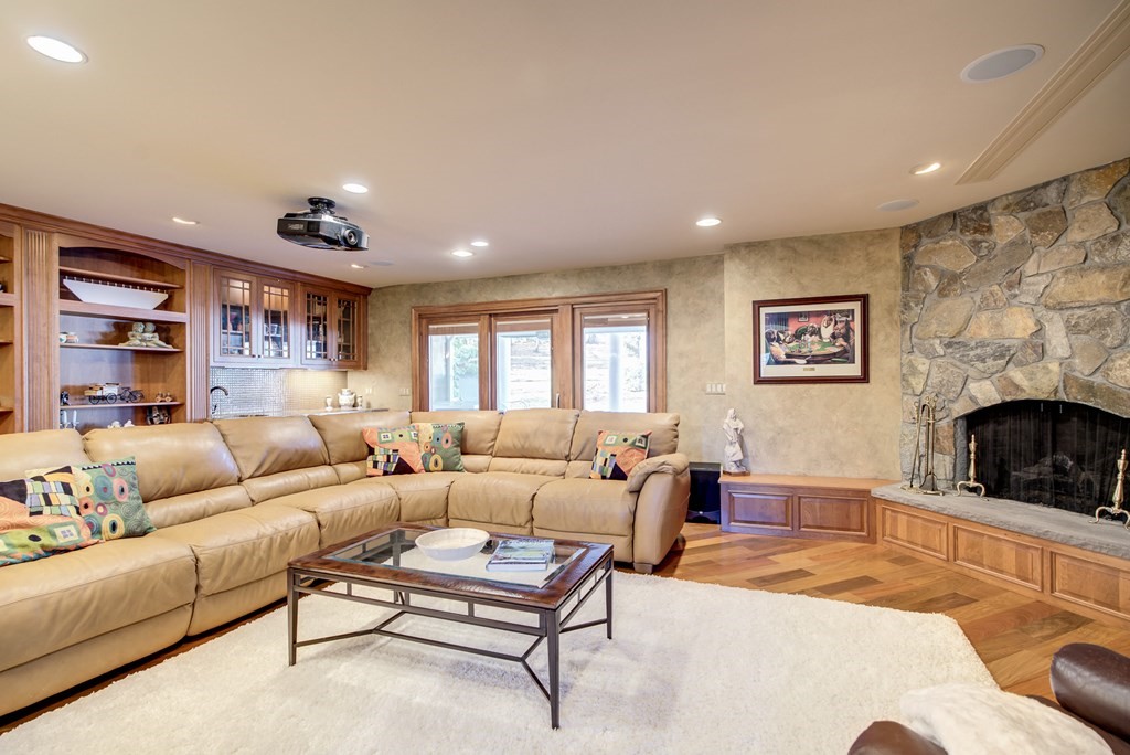 186 Tanglewood Drive, Longmeadow, MA Photo #23