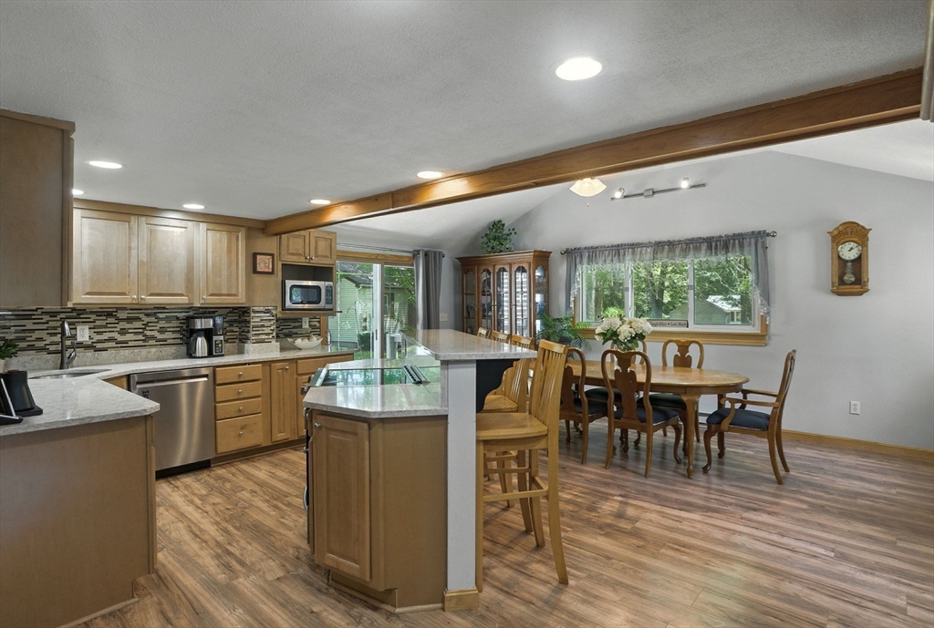 6 Hillcrest Dr