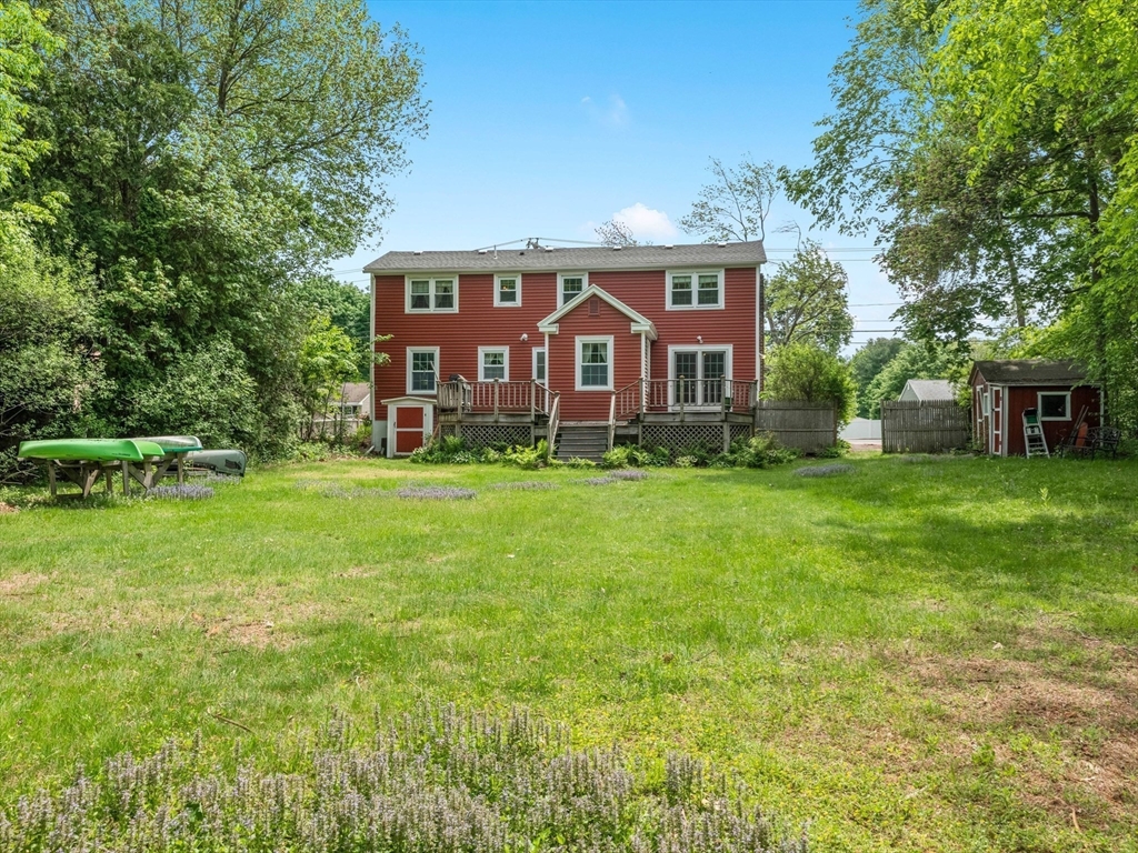 39 School House Ln