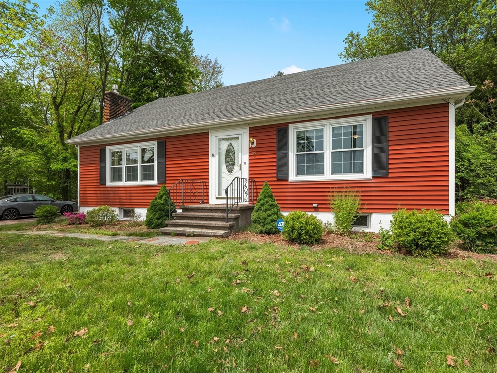 39 School House Ln