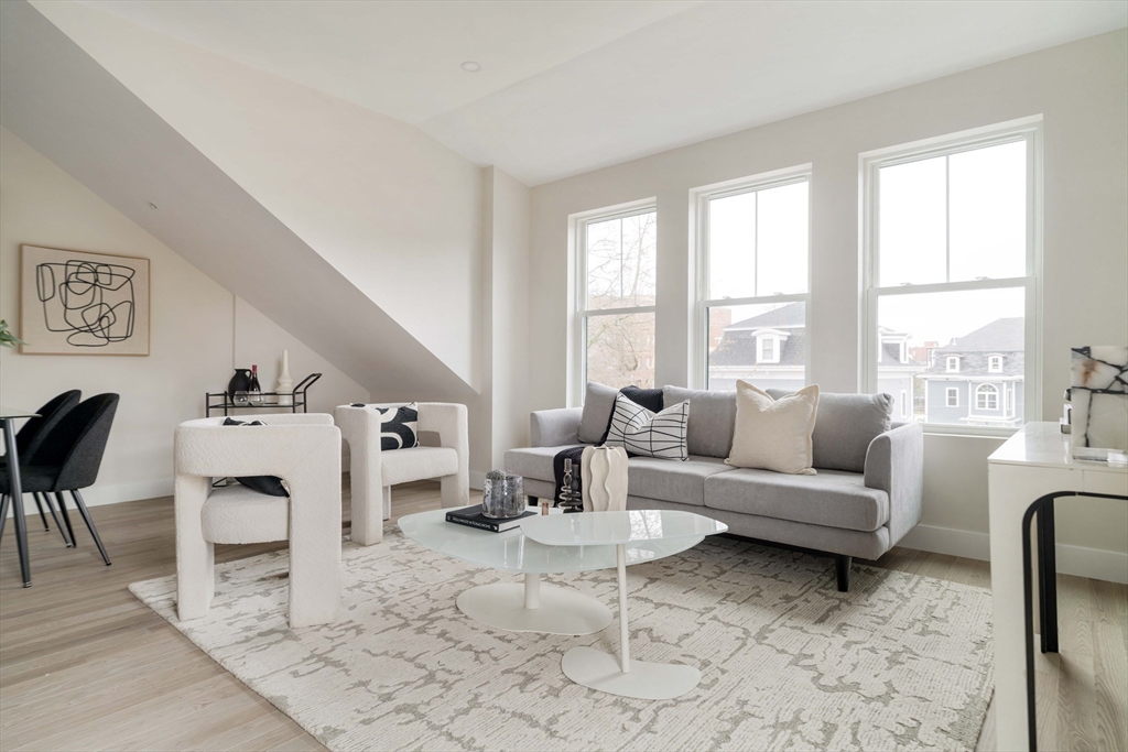 Boston, Massachusetts 02119, United States, 2 Bedrooms Bedrooms, ,2 BathroomsBathrooms,Residential,Pending,105798