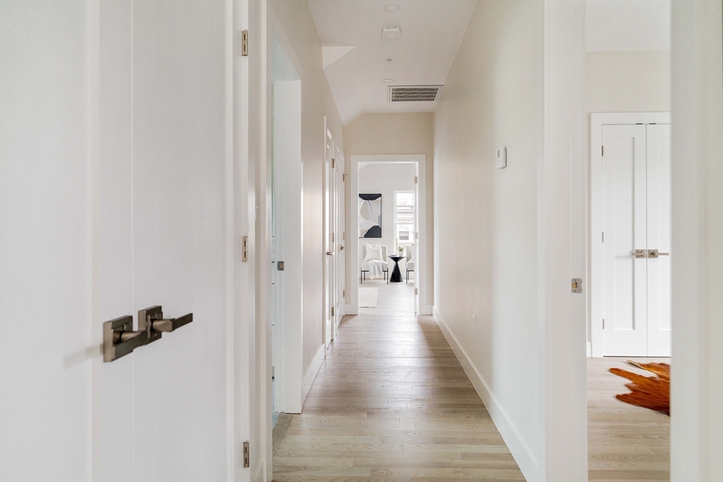 Boston, Massachusetts 02119, United States, 2 Bedrooms Bedrooms, ,2 BathroomsBathrooms,Residential,Pending,105798