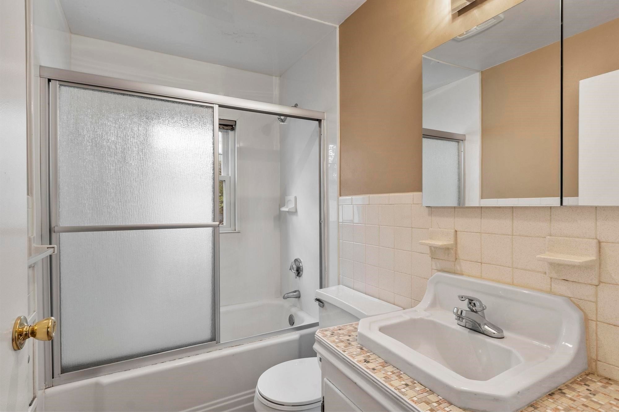 173 Tenth St, Leominster, MA, 173 Tenth St, Leominster, MA Photo #17