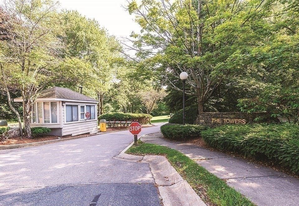 250 Hammond Pond Parkway 514N