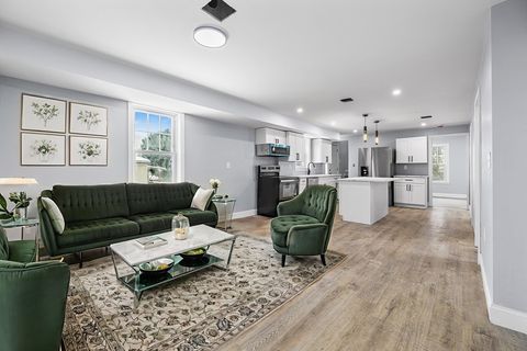 1587 Purchase St New Bedford MA 02740