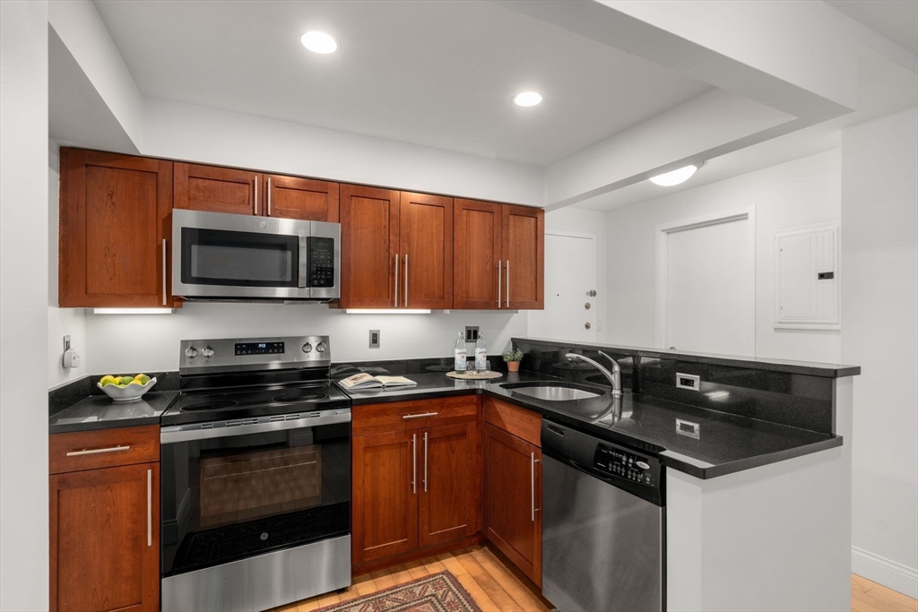 1600 Beacon St 303